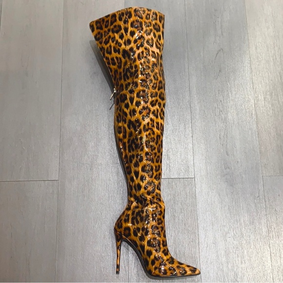 The one leopard over the knee boots - Picture 2 of 2